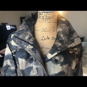 North face jacket size S camo print